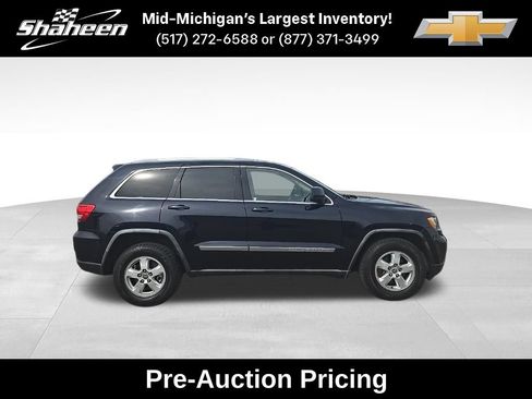 Used 2011 Jeep Grand Cherokee Laredo AWD/4WD image 2