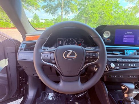 Certified 2023 Lexus ES 350 w/ Premium Package FWD image 19