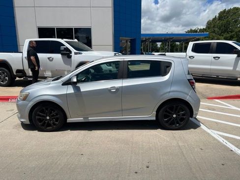 Used 2017 Chevrolet Sonic LT FWD image 9