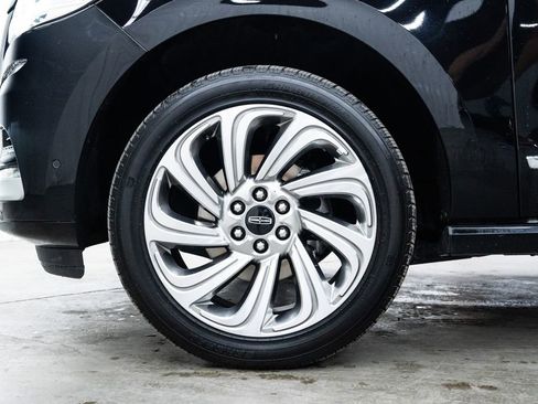 Used 2024 Lincoln Navigator Reserve image 7