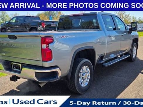 Used 2024 Chevrolet Silverado 2500 LT w/ Convenience Package image 8