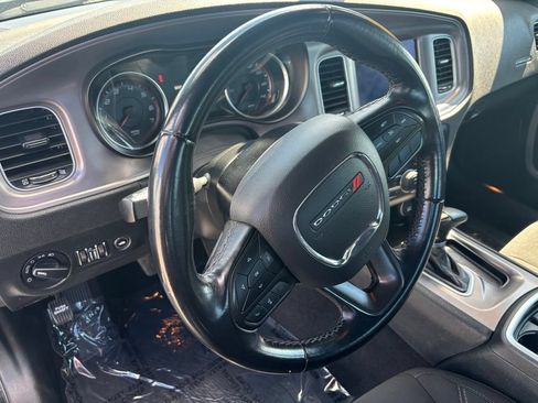 Used 2023 Dodge Charger SXT RWD image 9