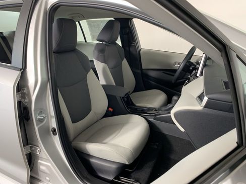 Used 2020 Toyota Corolla LE image 34