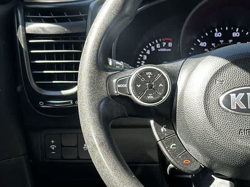 Used 2016 Kia Soul + FWD image 8