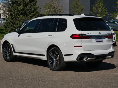 Used 2021 BMW X7 xDrive40i w/ M Sport Package AWD/4WD image 3