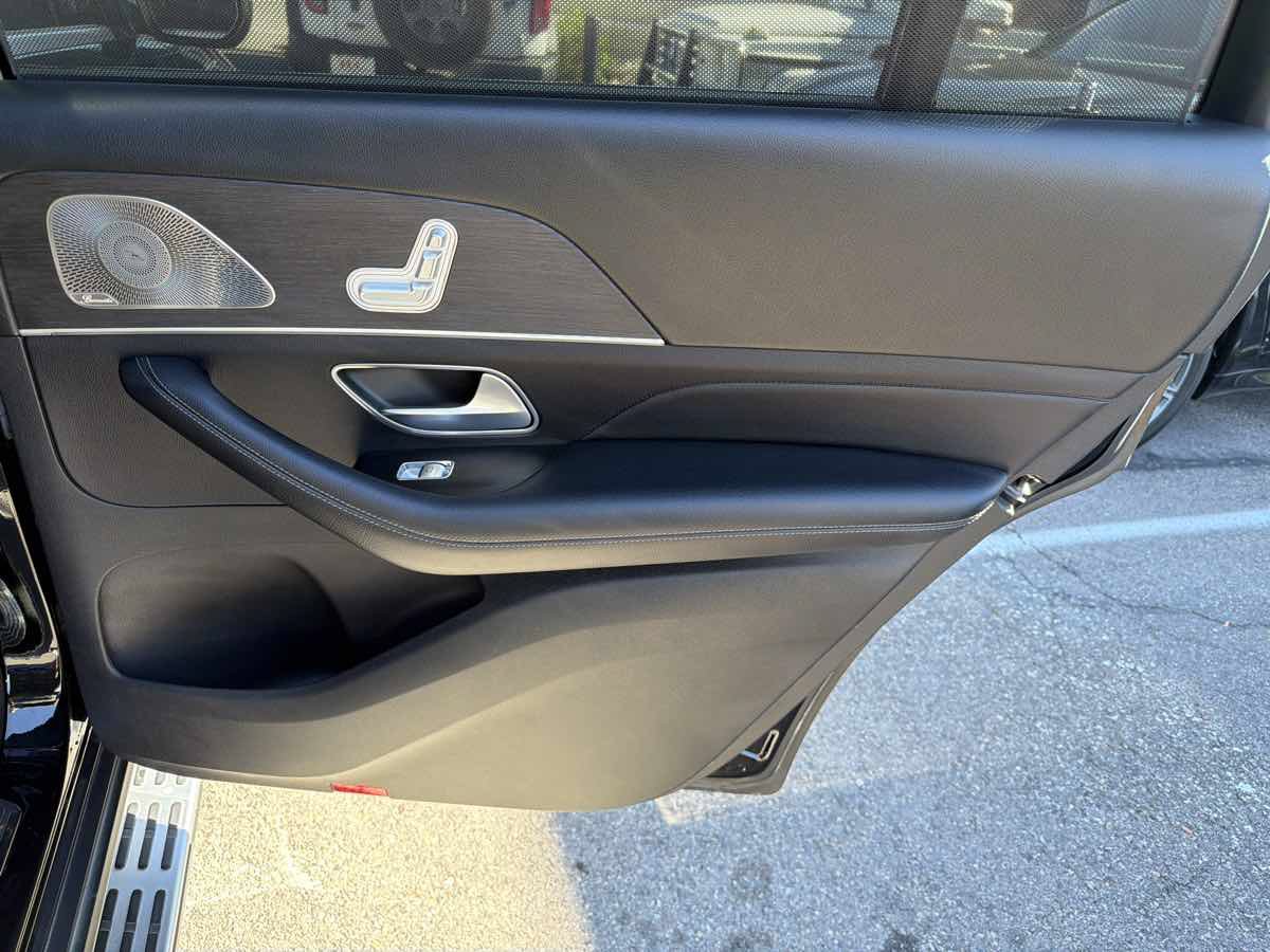 Used 2021 Mercedes-Benz GLS 450 4MATIC image 16