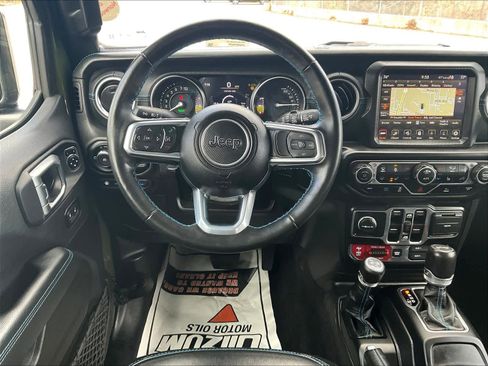 Used 2023 Jeep Wrangler Unlimited Rubicon 4xe w/ Steel Bumper Group image 17