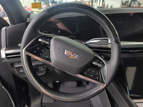 New 2026 Cadillac Escalade ESV Luxury w/ Touring Package RWD image 20