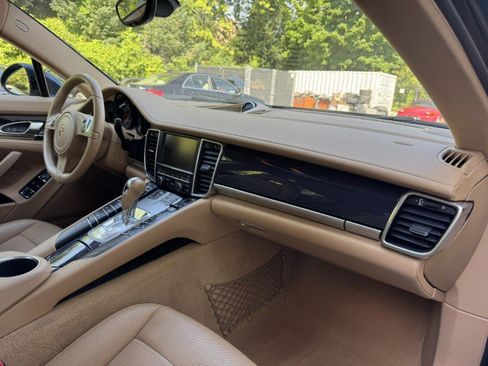 Used 2014 Porsche Panamera image 42