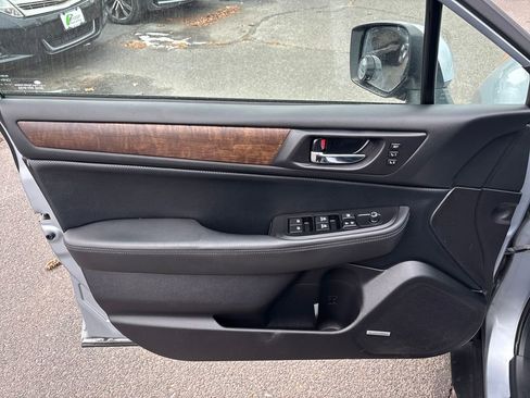 Used 2017 Subaru Outback 2.5i Limited image 14