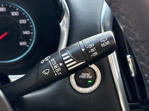 Used 2023 Chevrolet Traverse LT image 25