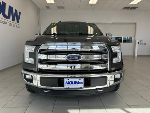 Used 2016 Ford F150 Lariat w/ Equipment Group 502A Luxury AWD/4WD image 3