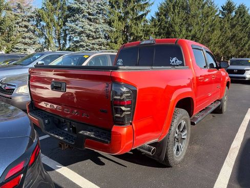 Used 2016 Toyota Tacoma TRD Sport w/ Towing Package AWD/4WD image 3