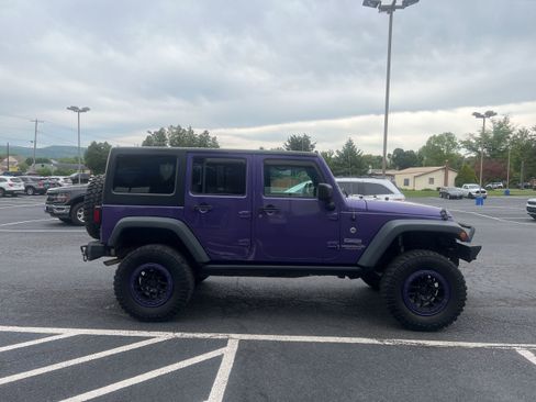Used 2017 Jeep Wrangler Unlimited Sport w/ Quick Order Package 24S AWD/4WD image 7
