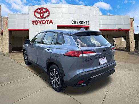 Used 2023 Toyota Corolla Cross AWD Hybrid image 7