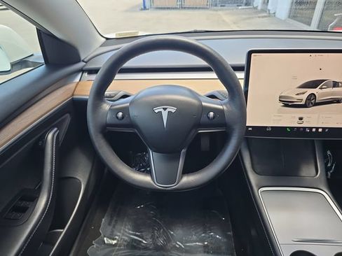 Used 2023 Tesla Model 3 Standard Range RWD image 12