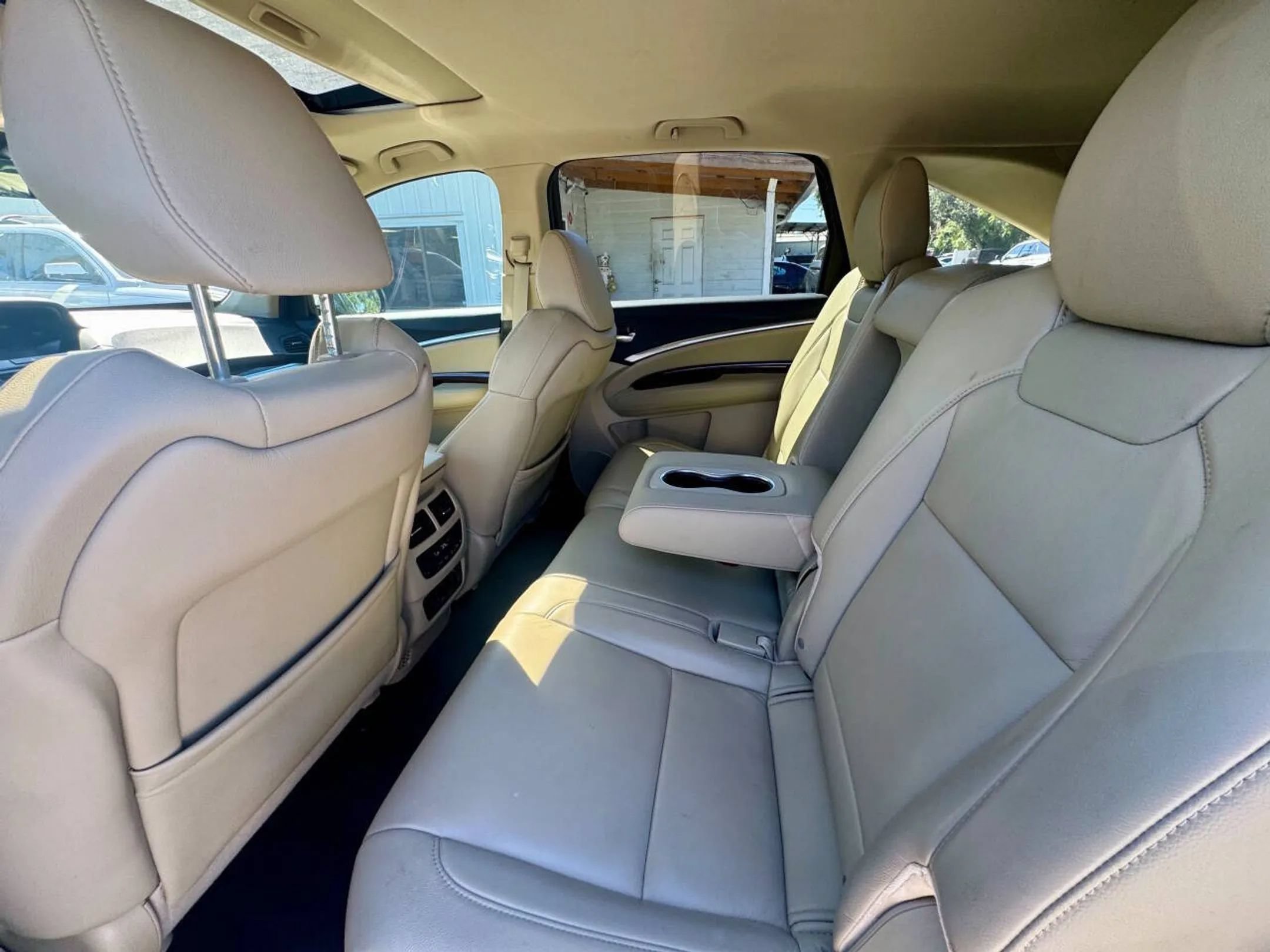 Used 2018 Acura MDX FWD image 17