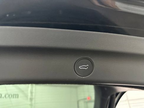 Used 2021 Tesla Model Y Long Range AWD/4WD image 27