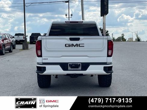 Used 2022 GMC Sierra 1500 Elevation w/ LPO, Elevation Black Package AWD/4WD image 6