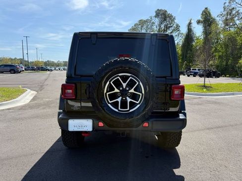 Used 2025 Jeep Wrangler Rubicon w/ Convenience Group image 14