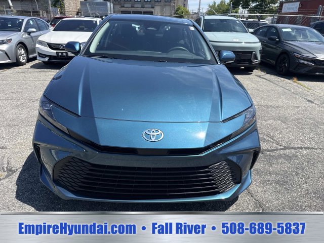 Used 2025 Toyota Camry LE FWD image 11