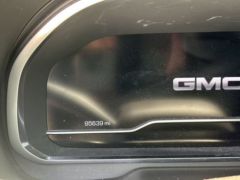 Used 2022 GMC Yukon XL SLT w/ SLT Luxury Package RWD image 4