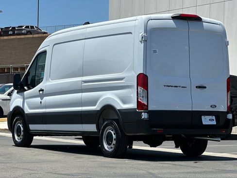 New 2026 Ford Transit 250 148 Medium Roof w/ Load Area Protection Package RWD image 5