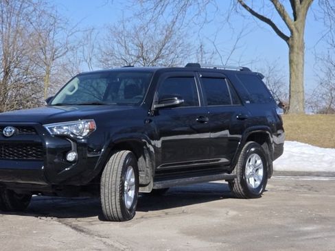 Used 2019 Toyota 4Runner SR5 image 21