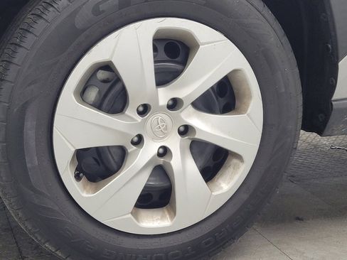 Used 2021 Toyota RAV4 LE FWD image 31