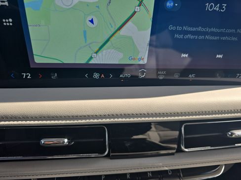 Certified 2025 Lincoln Aviator Reserve w/ Equipment Group 201A image 20