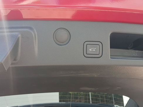 Used 2025 Chevrolet Equinox LT w/ Convenience Package II FWD image 19