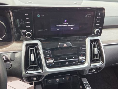 Used 2022 Kia Sorento SX Prestige image 16