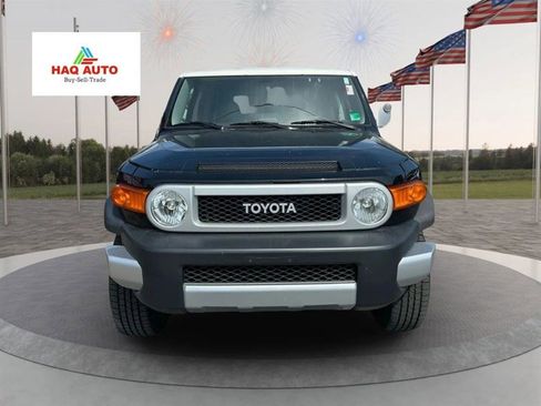 Used 2010 Toyota FJ Cruiser 4WD image 2