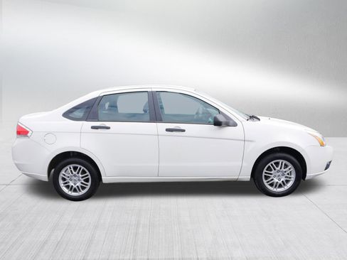 Used 2011 Ford Focus SE w/ 201A Rapid Spec Order Code image 8