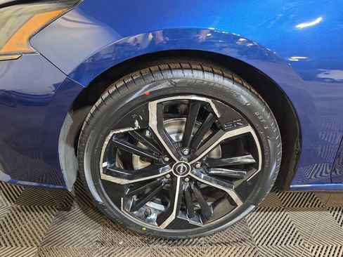 Used 2024 Nissan Altima 2.5 SR FWD image 18