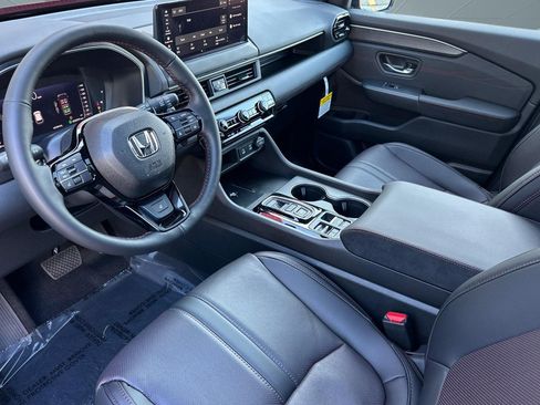 New 2026 Honda Pilot Black Edition image 4