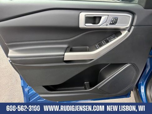 Used 2023 Ford Explorer Limited w/ Equipment Group 301A AWD/4WD image 10