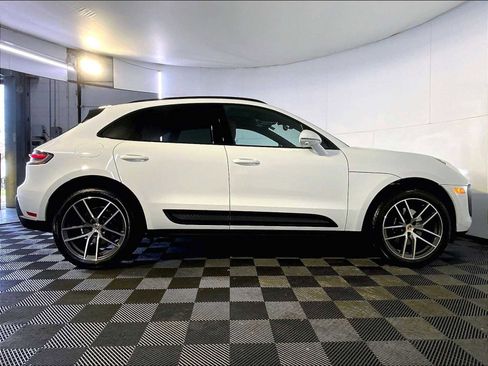 Used 2026 Porsche Macan image 8