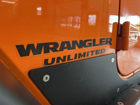 Used 2012 Jeep Wrangler Unlimited Sport AWD/4WD image 12