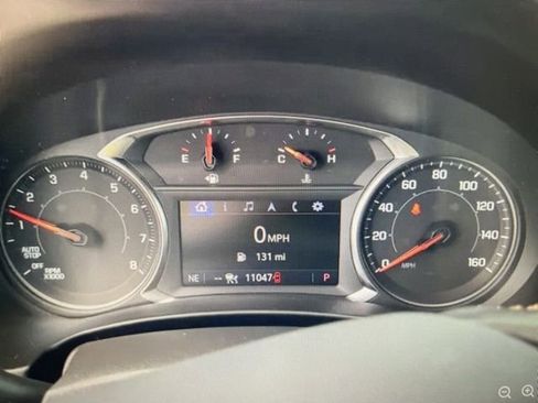 Used 2024 GMC Terrain AT4 w/ Tech Package image 9