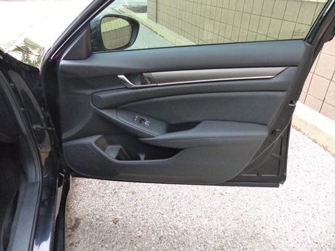 Used 2020 Honda Accord LX image 41