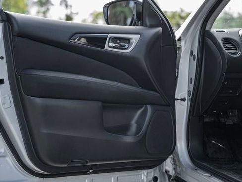 Used 2017 Nissan Pathfinder S image 33