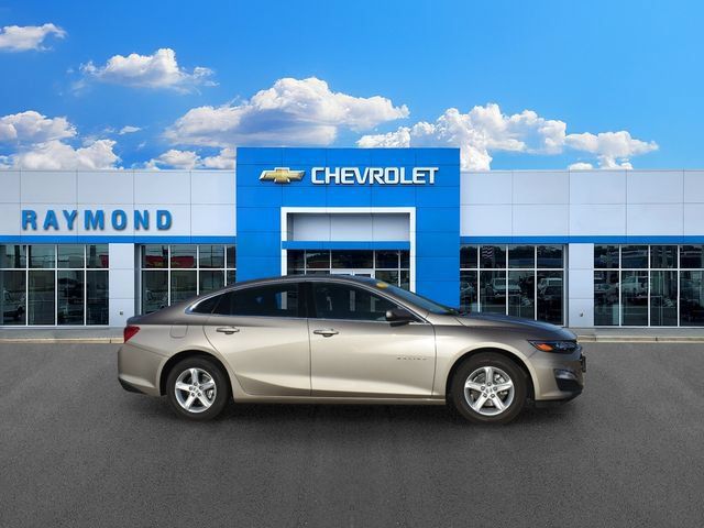 Used 2025 Chevrolet Malibu LS FWD image 2