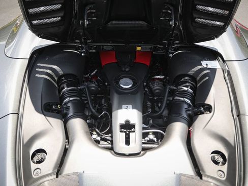 Used 2022 Ferrari F8 Tributo RWD image 23