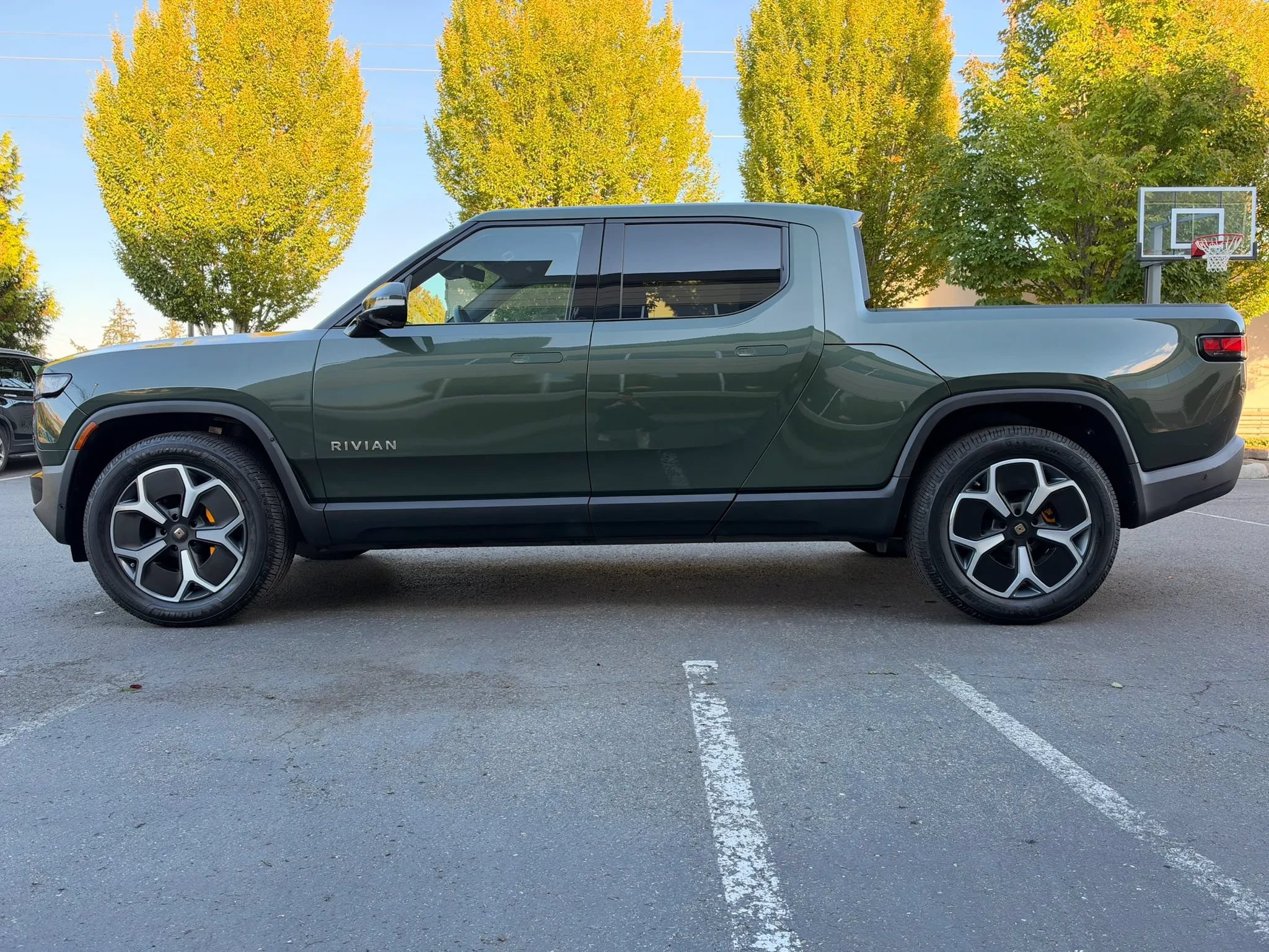 Used 2022 Rivian R1T Adventure AWD/4WD image 8
