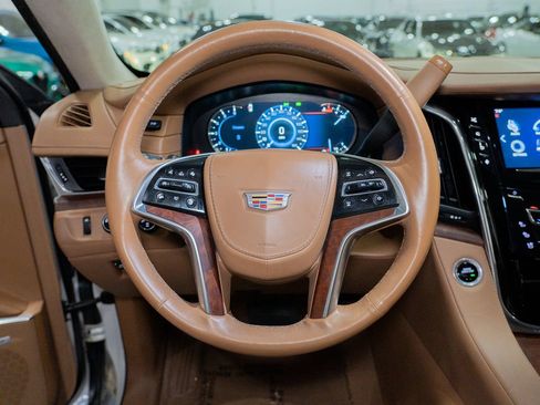 Used 2016 Cadillac Escalade Platinum AWD/4WD image 40