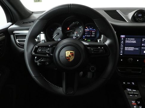 Used 2026 Porsche Macan AWD/4WD image 18