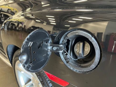 Used 2003 Chevrolet SSR w/ Preferred Equipment Group image 40