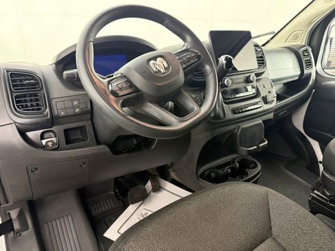 Used 2024 RAM ProMaster 2500 w/ Premium Convenience Group image 17