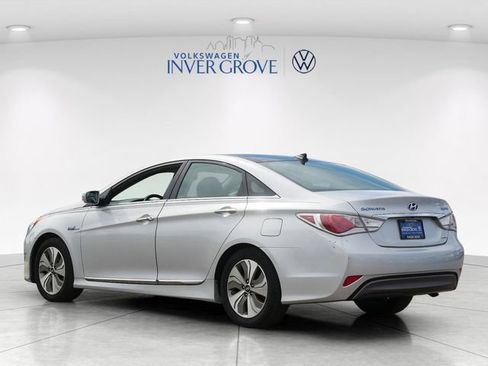 Used 2014 Hyundai Sonata Limited w/ Panoramic Sunroof Package 02 FWD image 5